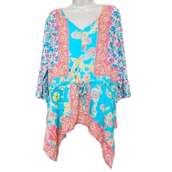 New TOLANI Vittoria Aqua Floral 3/4 Sleeve Boho Tie Waist Hankerchief Hem Blouse - Picture 10 of 10